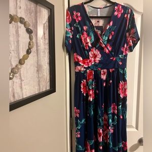 NWT LILBetter  Flowered Dress size XL